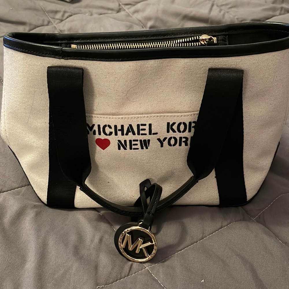 Mk tote in excellent condition